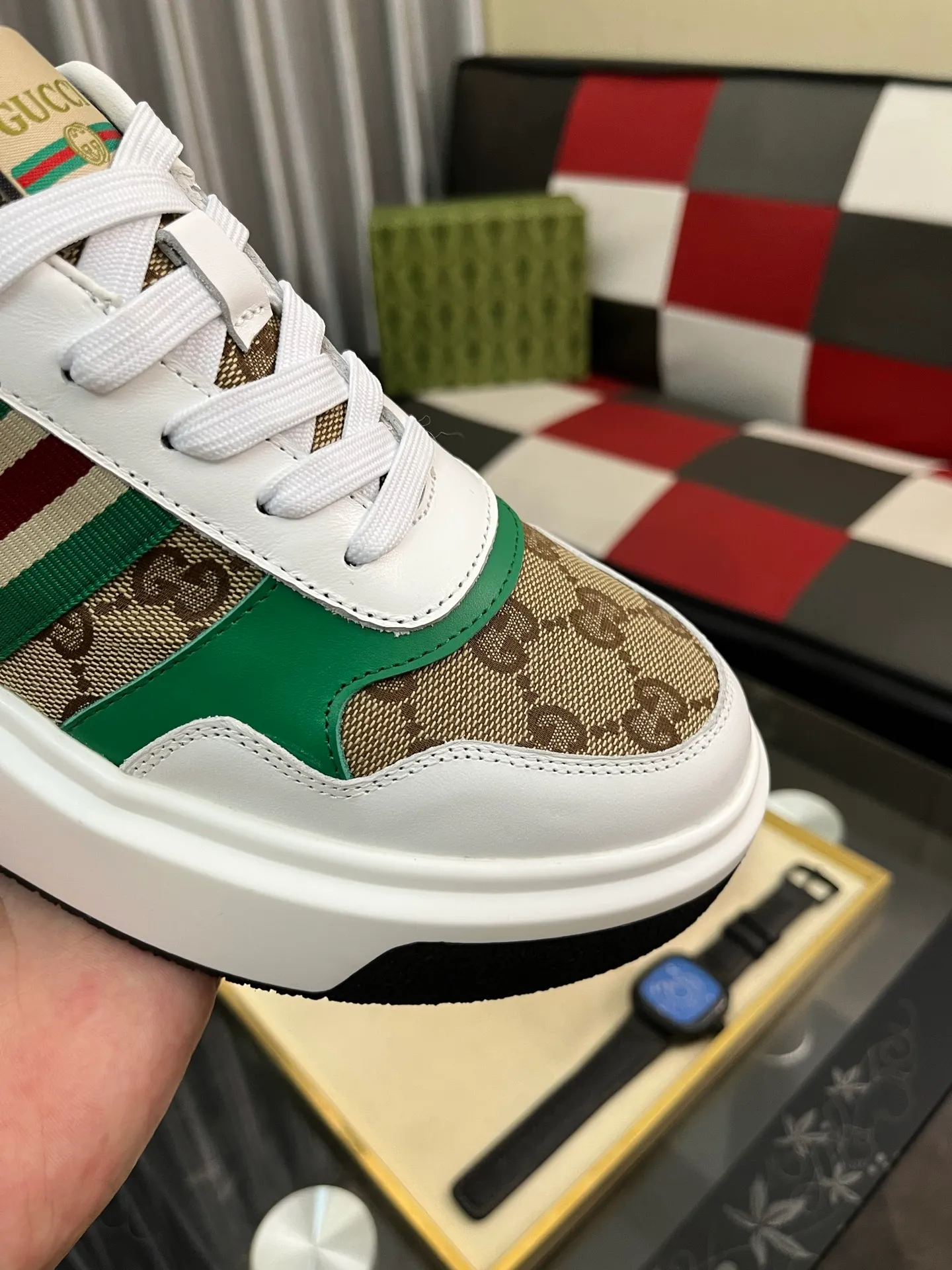 Men's Men's Shoes 💰458⌚️⌚️ [Gucci·Gucci] Original quality. ~ Unique modern style sneakers. 🏃A must-have casual shoe for trendy men😍😍 Original brand imported from Italy, imported original leather, sheep lining (refuses to discolor and grind feet) Sole: Original sole provided by the original factory, French lazy style design ⚠️Fit to the feet, original quality, super comfortable original sole. Just like shooting the real thing 🎬The real thing is better Code number: 38-443️⃣Colors available